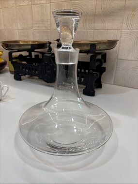 Williams Sonoma Clear Glass Wine Decanter with Stopper
